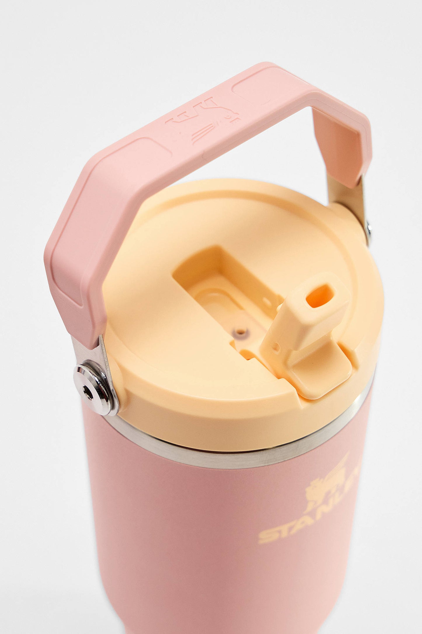 Botella Térmica Stanley Peach Rose Flip Straw 2.0 887ml / 30oz